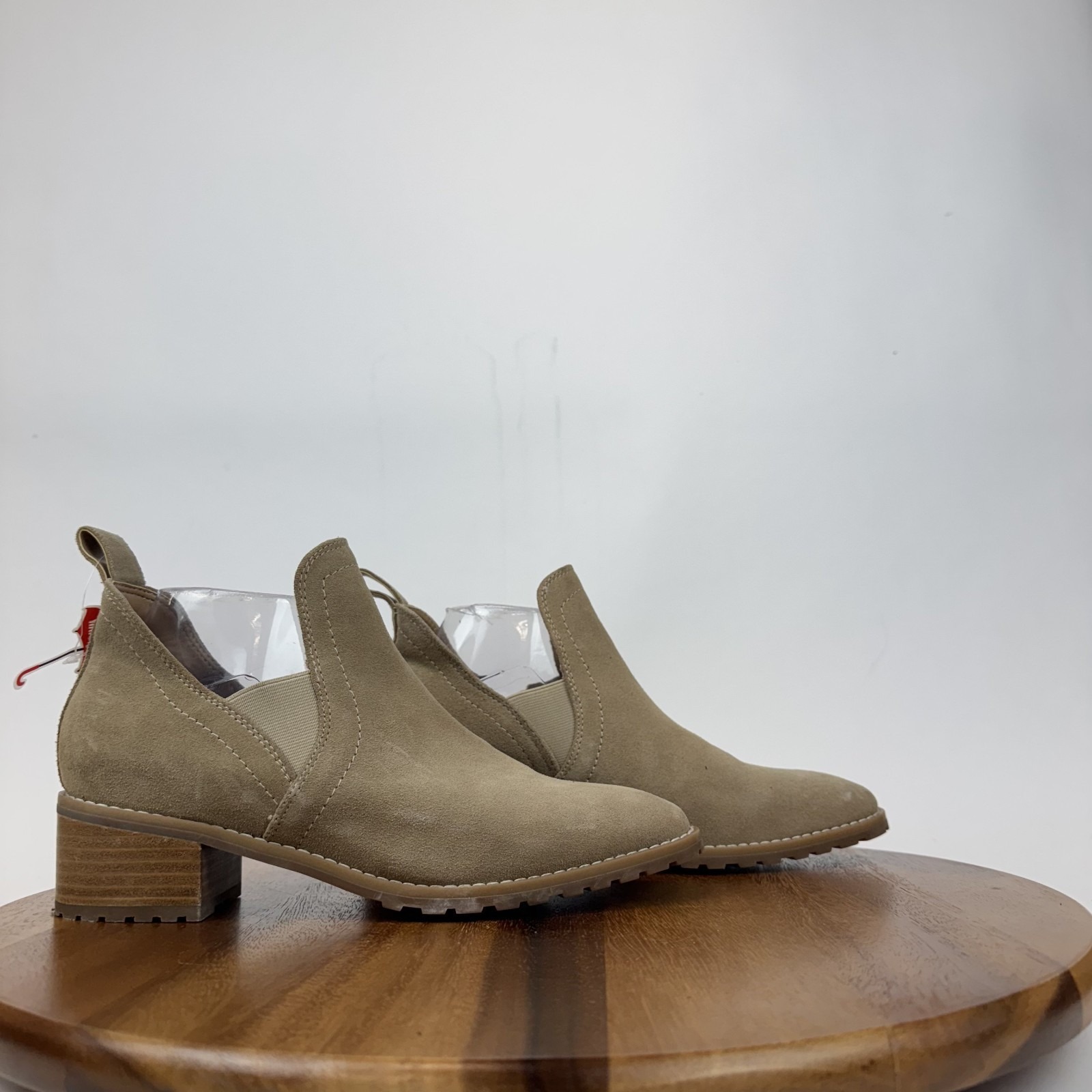Womens Blondo Sandra Beige Suede Waterproof Heeled Ankle Booties Size 8.5 M Guc